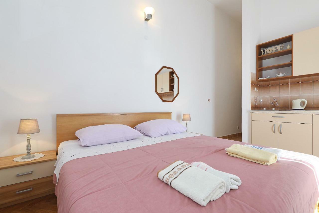 Apartments Vedrana Биоград-на-Мору Экстерьер фото