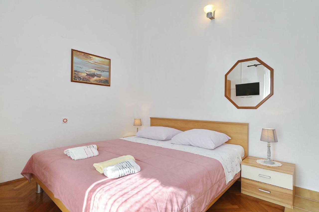 Apartments Vedrana Биоград-на-Мору Экстерьер фото
