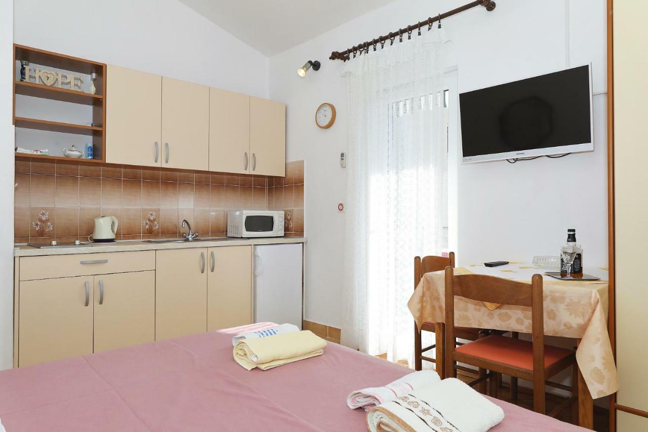 Apartments Vedrana Биоград-на-Мору Экстерьер фото