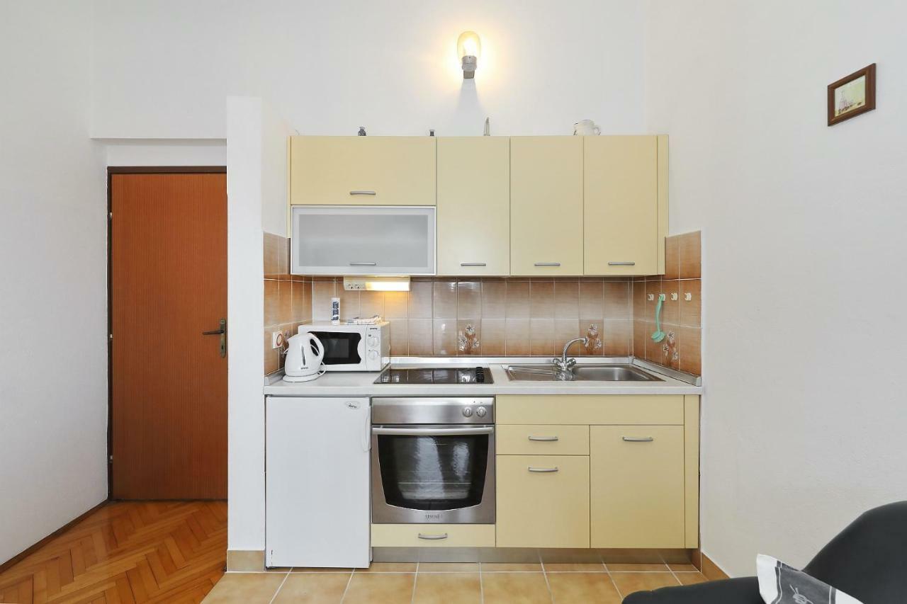 Apartments Vedrana Биоград-на-Мору Экстерьер фото