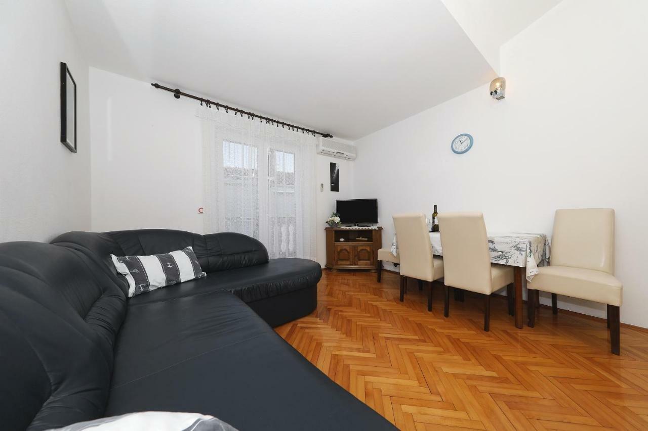 Apartments Vedrana Биоград-на-Мору Экстерьер фото