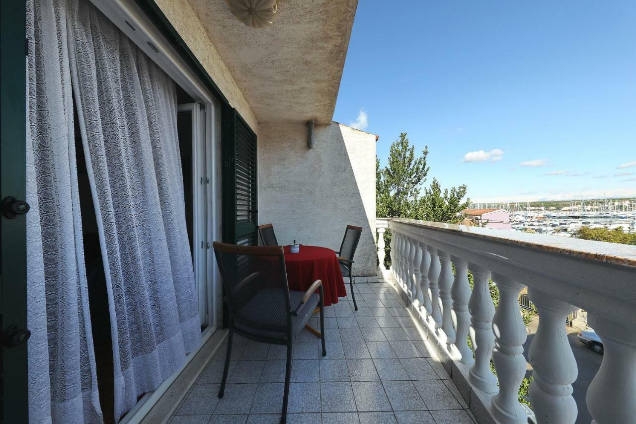 Apartments Vedrana Биоград-на-Мору Экстерьер фото