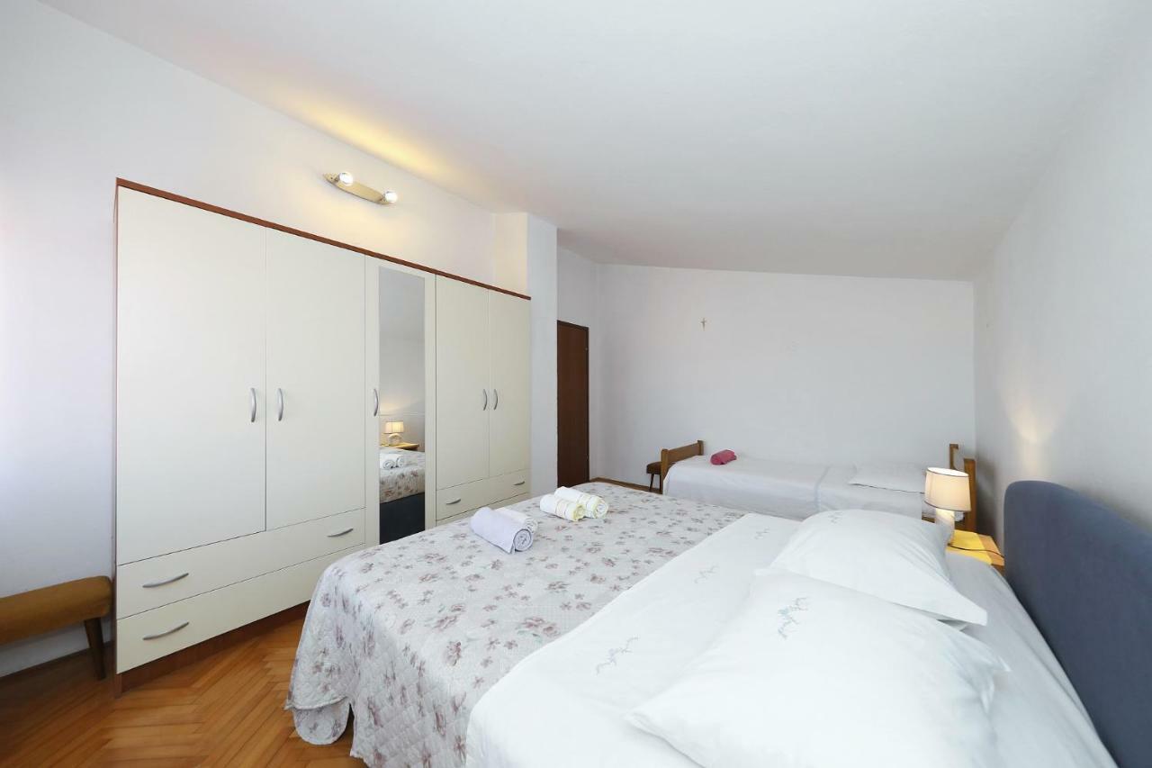 Apartments Vedrana Биоград-на-Мору Экстерьер фото