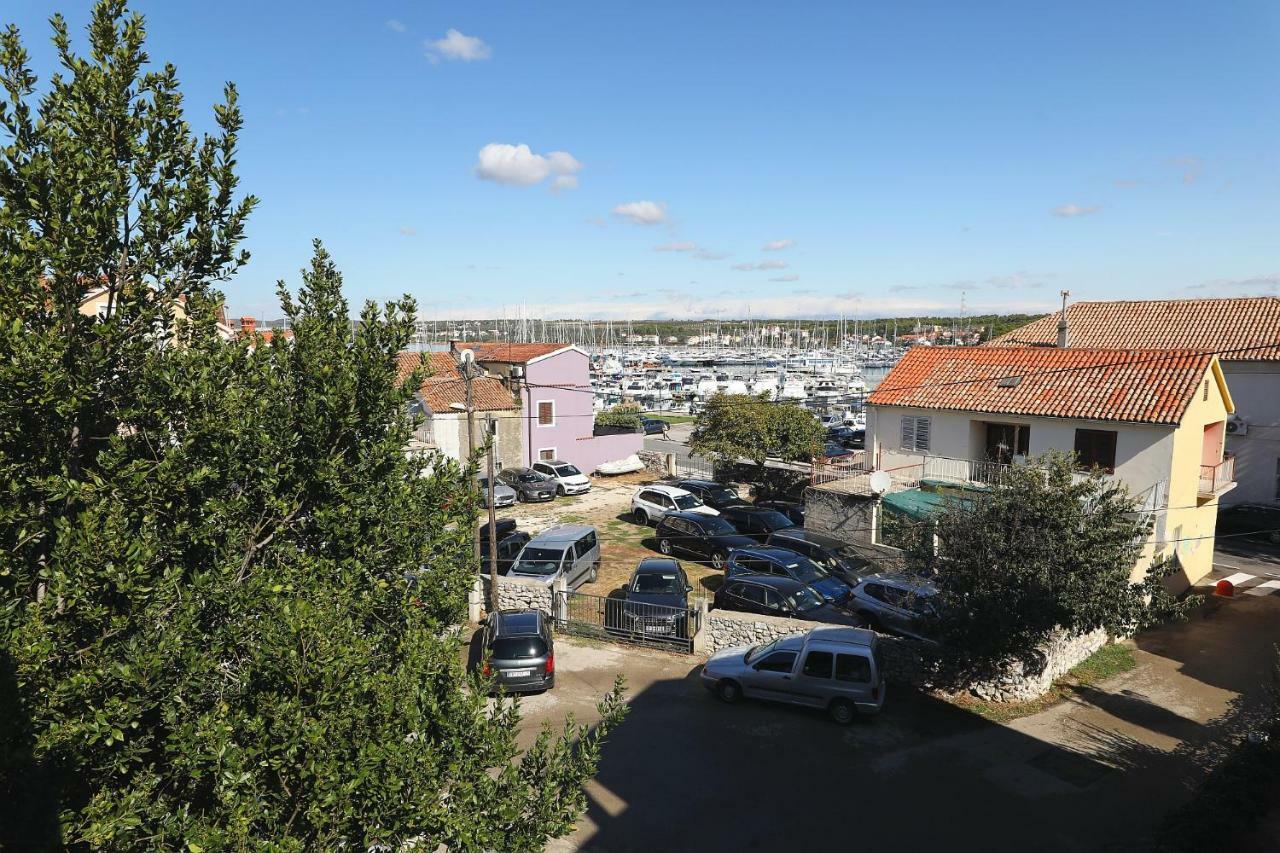 Apartments Vedrana Биоград-на-Мору Экстерьер фото