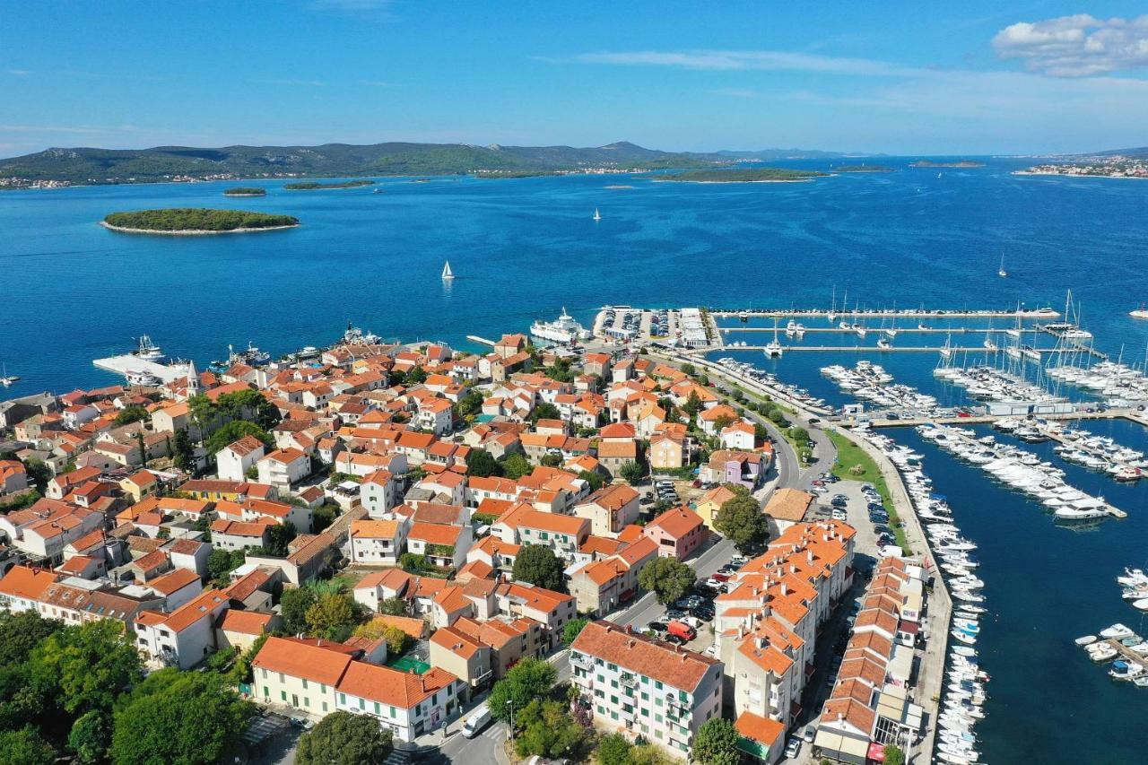 Apartments Vedrana Биоград-на-Мору Экстерьер фото
