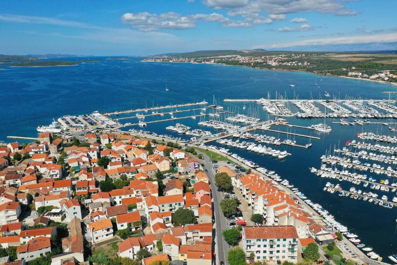 Apartments Vedrana Биоград-на-Мору Экстерьер фото